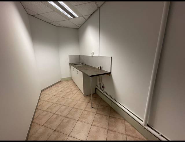 326M² OFFICE TO LET IN PARKTOWN